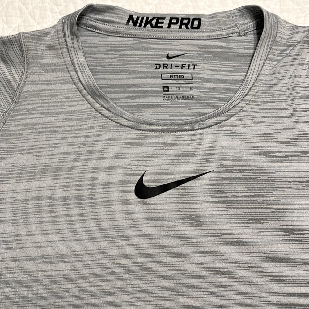 Nike Pro Men's Dri-FIT Slim Fit Long-Sleeve Top, XL - Picture 2 of 8